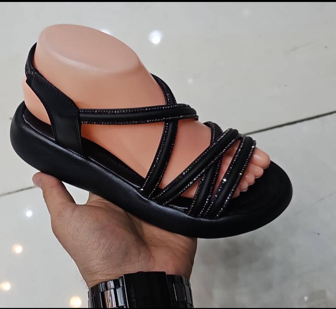 کفش تابستانی نگیندار جذاب زنانه